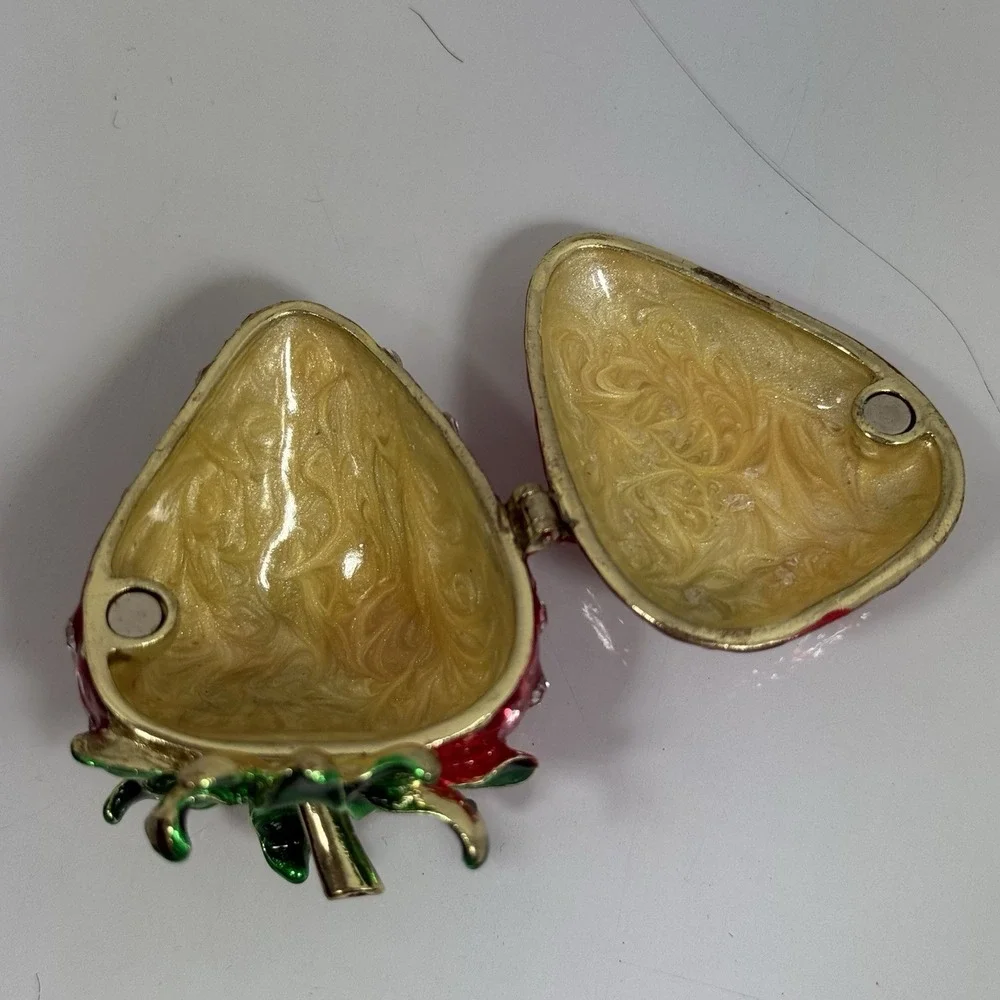Strawberry Trinket Box Magnet Close Red Bling Enamel Yellow Interior Gold Tone
